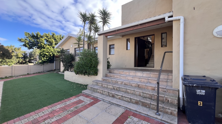 4 Bedroom Property for Sale in Flamingo Vlei Western Cape